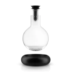 Carafe à Décanter Eva Solo Avec Raffraîchisseur 10 Carafe à Décanter Eva Solo Avec Raffraîchisseur -Magasin D'Art De La Table De Qualité 26765 01 04 5d0fc8c420