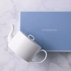 Wedgwood Théière Gio 7 Wedgwood Théière Gio -Magasin D'Art De La Table De Qualité 34796 01 02 9b33a4c94c