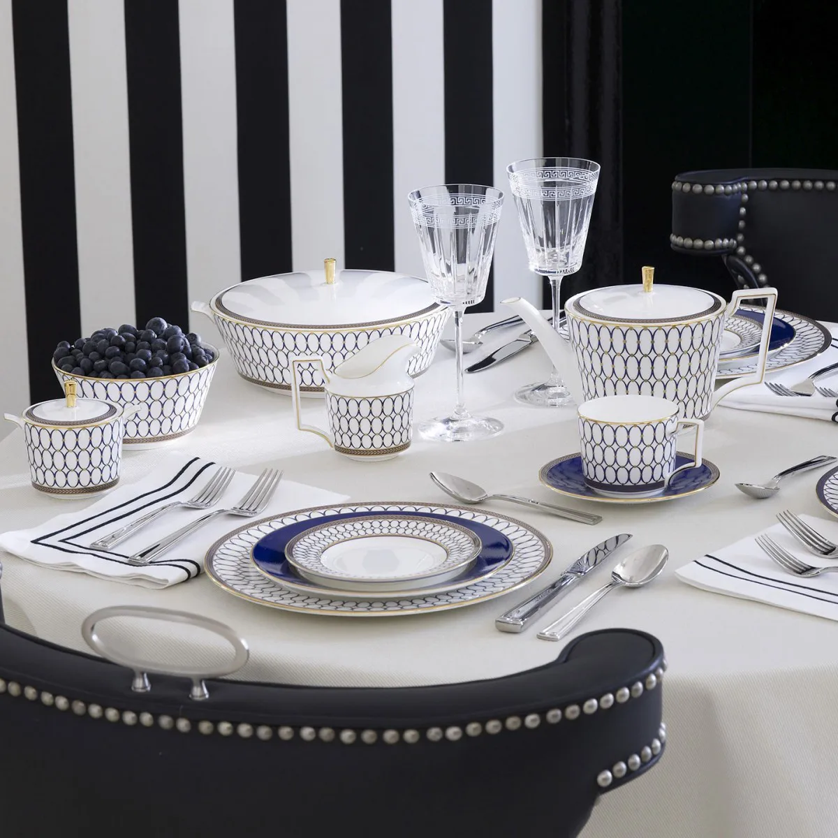 Wedgwood Sucrier Renaissance Gold 4 Wedgwood Sucrier Renaissance Gold – Image 2