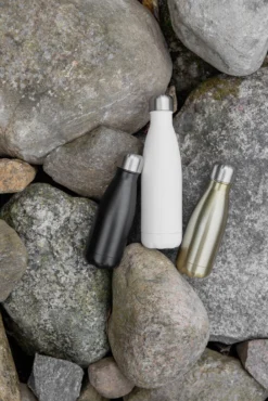 Sagaform Bouteille En Acier To Go 26 Cl 8 Sagaform Bouteille En Acier To Go 26 Cl -Magasin D'Art De La Table De Qualité 501819 01 11 EnvironmentImage 3278bed600