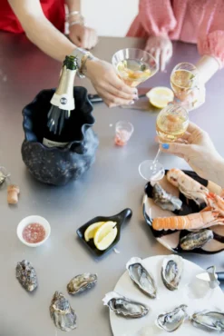 ByOn Plat Curve Black-beige 9 ByOn Plat Curve Black-beige -Magasin D'Art De La Table De Qualité 508613 01 10 EnvironmentImage fcf1dc9d91