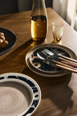 Marimekko Petite Assiette Siirtolapuutarha Ø20 Cm -Magasin D'Art De La Table De Qualité 516133 01 41 EnvironmentImage d0fbb8f7fd