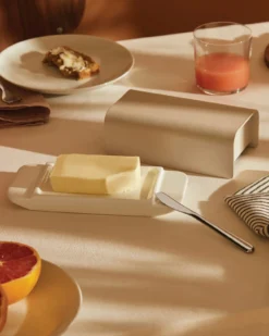 Alessi Beurrier Mattina 9,5x21 Cm 7 Alessi Beurrier Mattina 9,5x21 Cm -Magasin D'Art De La Table De Qualité 571212 01 4 EnvironmentImage 37115a558e