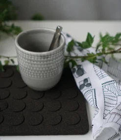 Dessous De Casserole Carré Dots 20x20 Cm 13 Dessous De Casserole Carré Dots 20x20 Cm -Magasin D'Art De La Table De Qualité 572421 01 42 EnvironmentImage 2081abac57