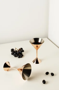 Tom Dixon Verres à Martini Plum 16 Cl Lot De 2 -Magasin D'Art De La Table De Qualité 581673 01 40 EnvironmentImage 94662c7c91